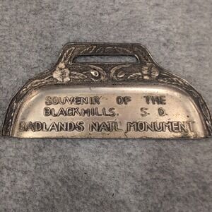 Souvenir of the Black Hills Badlands National Monument‎ Miniature Metal Dustpan